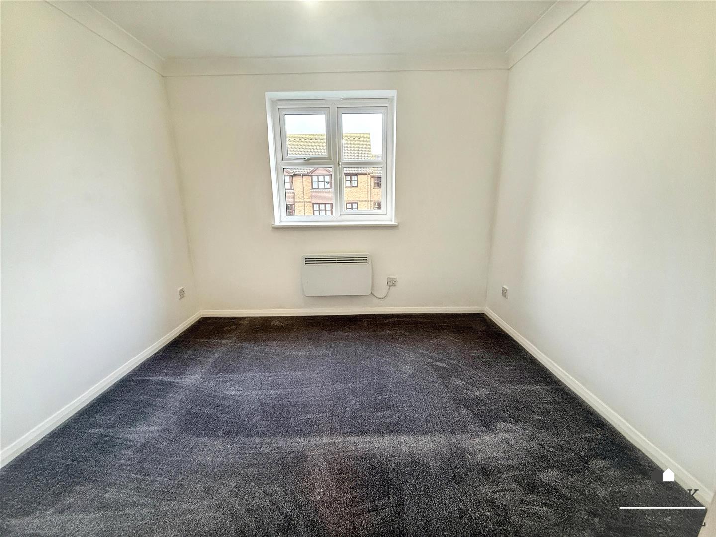 1 Bedroom Apartment. Snowdon Close in Eastbourne,  6